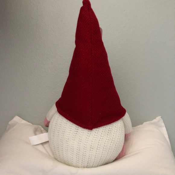 SOLD✨VALENTINES DAY Knit Gnome with Banner Plush XOXO - Picture 2 of 2